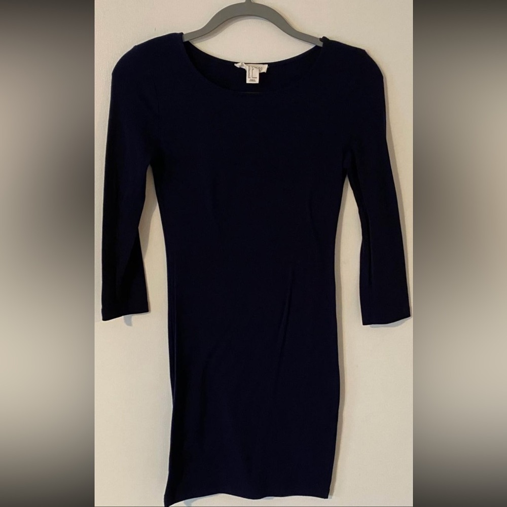 Women’s Forever 21 navy blue fitted dress